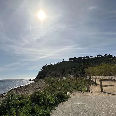 Grand T2 Avec Loggia Et Terrasse A Proximite Du Port De Mandrier Et Des Plages Apartman