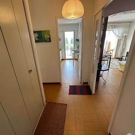 Grand T2 Avec Loggia Et Terrasse A Proximite Du Port De Mandrier Et Des Plages *